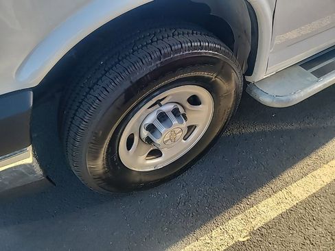 Used 2024 Chevrolet Express 2500 w/ Driver Convenience Package image 3