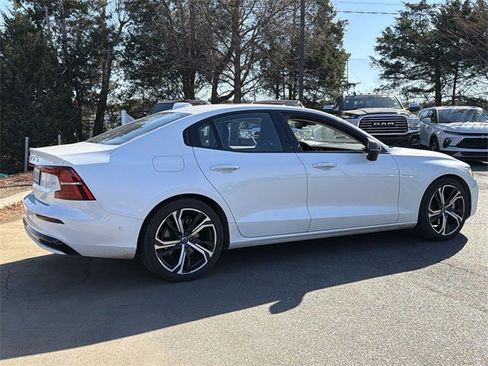 Used 2024 Volvo S60 B5 Plus image 5