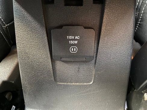 Used 2017 Jeep Patriot High Altitude image 15