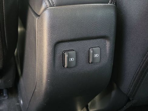 Used 2022 Nissan Kicks SR w/ Interior Electronics Package FWD image 20