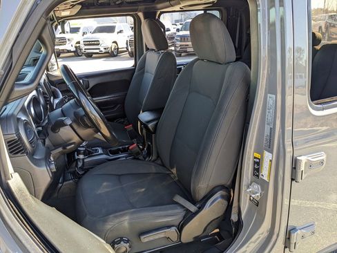 Certified 2022 Jeep Gladiator Willys image 38