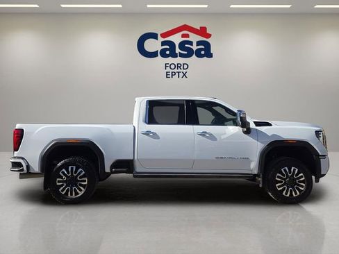 Used 2024 GMC Sierra 2500 Denali Ultimate image 2