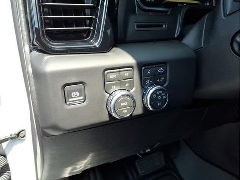 Used 2026 GMC Sierra 1500 AT4 w/ LPO, Black Badging Package AWD/4WD image 21
