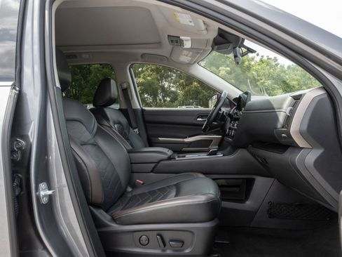 Used 2023 Nissan Pathfinder Platinum AWD/4WD image 34