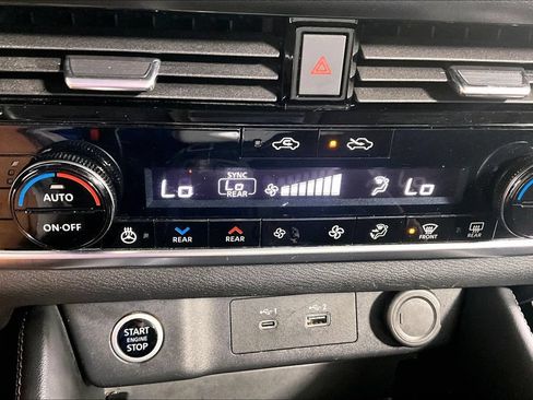 Used 2023 Nissan Rogue SL w/ SL Premium Package FWD image 33