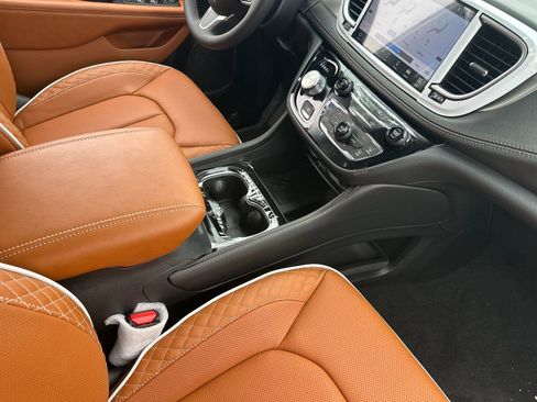 New 2026 Chrysler Pacifica Pinnacle AWD/4WD image 17