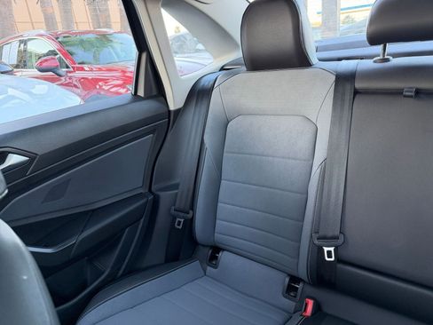 Used 2025 Volkswagen Jetta SE image 38