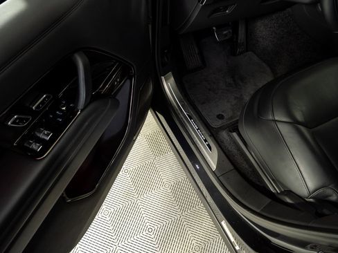 Used 2023 Land Rover Range Rover SV image 8