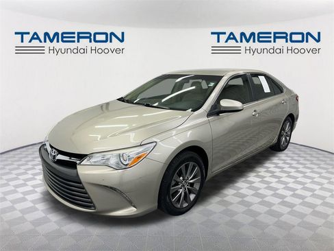 Used 2017 Toyota Camry XLE image 1