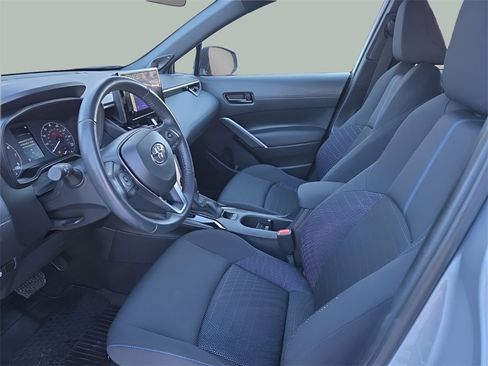 Used 2023 Toyota Corolla Cross SE image 9
