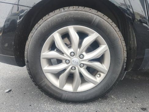 Used 2021 Kia Sedona EX FWD image 18
