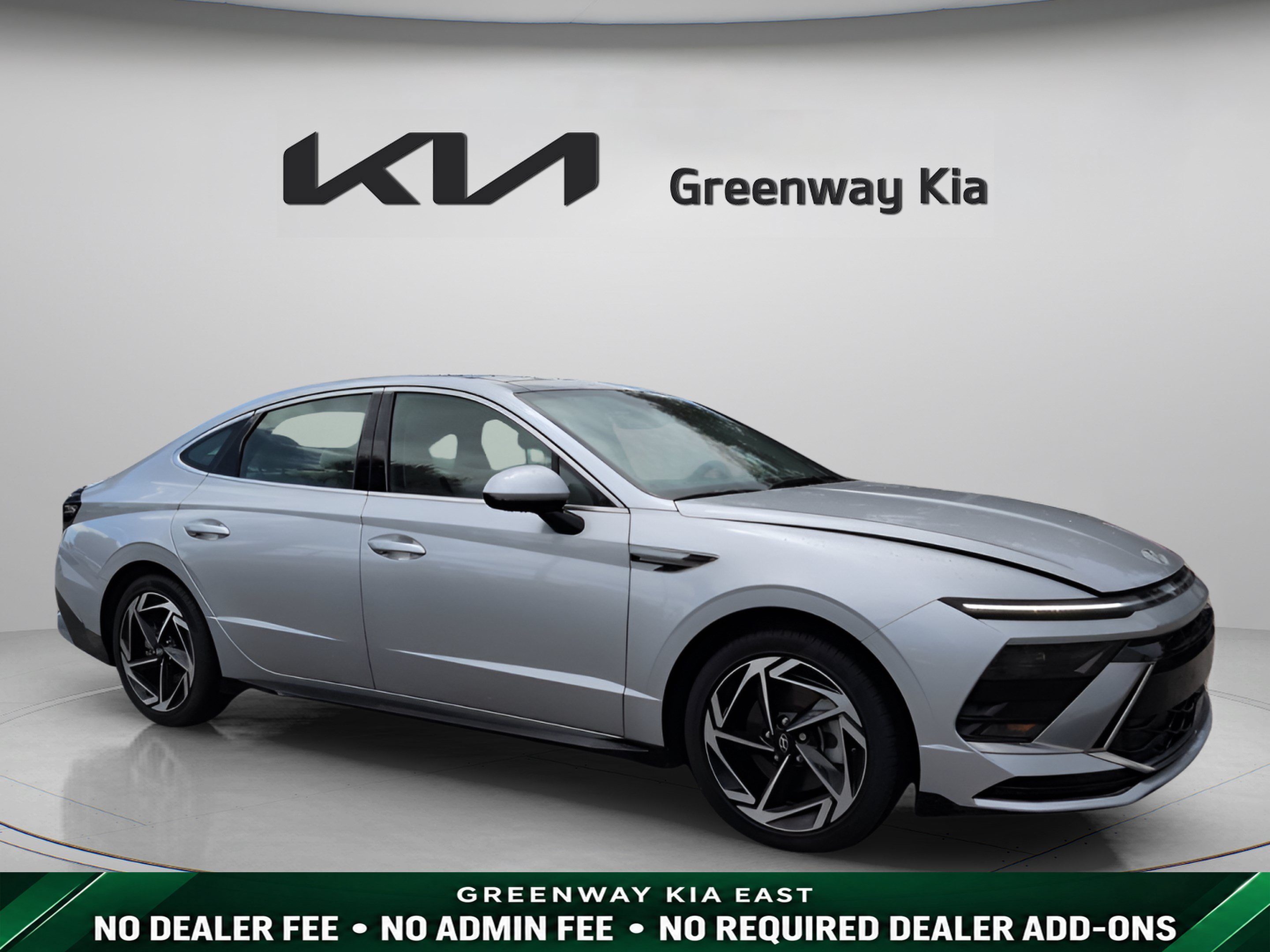 Used 2025 Hyundai Sonata SEL FWD image 1