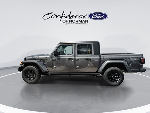 Used 2023 Jeep Gladiator Willys image 5
