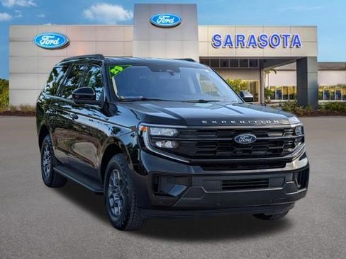 Used 2025 Ford Expedition Active image 1