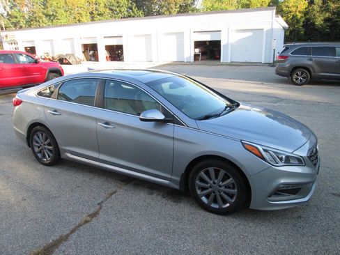 Used 2017 Hyundai Sonata Limited w/ Ultimate Package 04 image 4