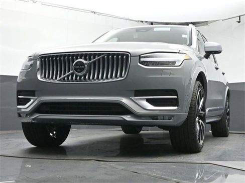 New 2025 Volvo XC90 B5 Plus w/ Protection Package Premier image 36