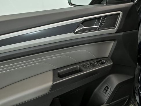 Certified 2023 Volkswagen Atlas Cross Sport SEL R-Line image 8