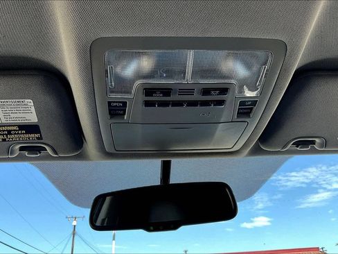 Used 2016 Toyota Highlander XLE FWD image 14