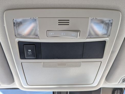 Used 2018 Toyota Tacoma SR5 RWD image 30