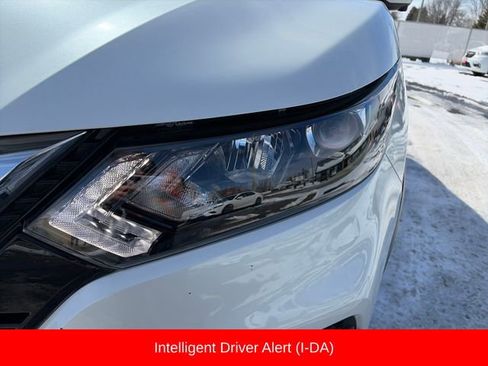Used 2022 Nissan Rogue Sport SV w/ Technology Package image 17
