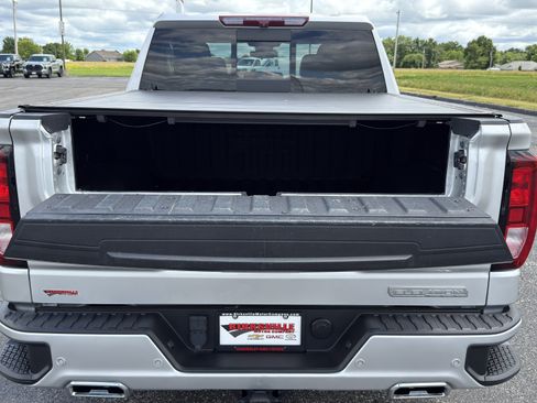 Certified 2022 GMC Sierra 1500 Elevation w/ Elevation Premium Package AWD/4WD image 8