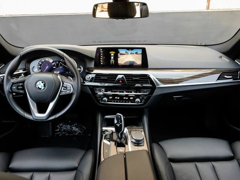 Used 2018 BMW 530i RWD image 19