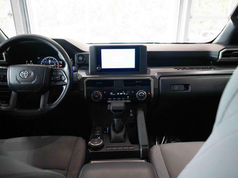 Used 2024 Toyota Tacoma SR5 AWD/4WD image 20