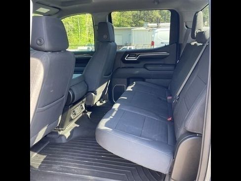 Used 2022 Chevrolet Silverado 1500 LT AWD/4WD image 4