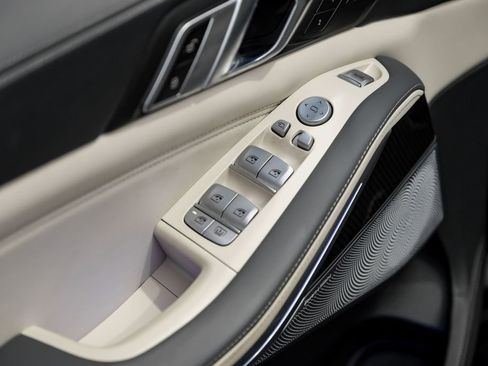 Used 2024 BMW ALPINA XB7 image 37