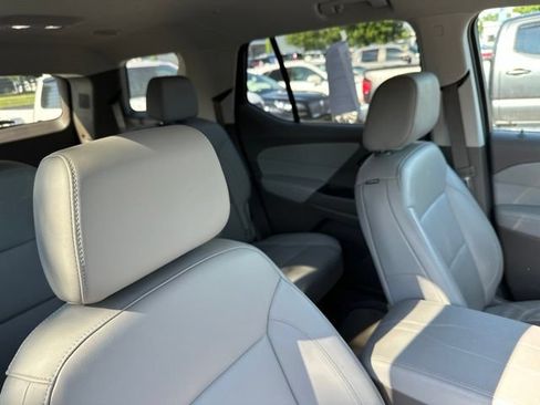 Used 2021 Chevrolet Traverse LT w/ LT Premium Package AWD/4WD image 19