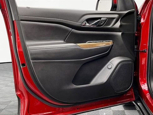 Used 2023 GMC Acadia SLE w/ Driver Convenience Package image 23