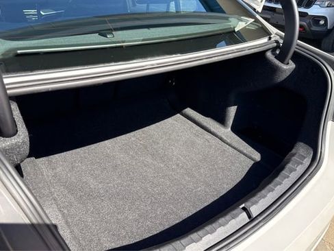 Used 2024 BMW 330i Sedan image 13