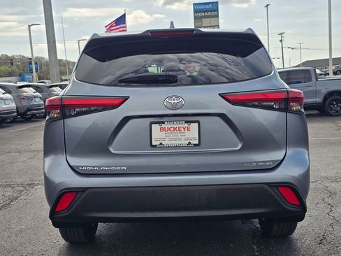 Used 2021 Toyota Highlander XLE AWD/4WD image 7