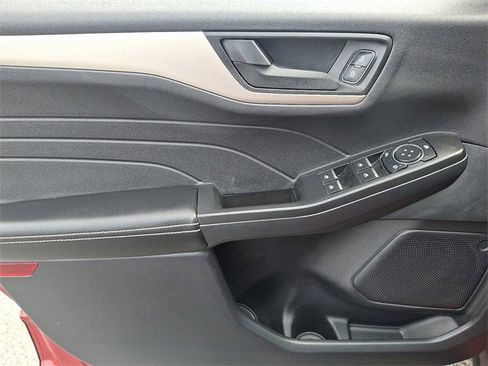 Used 2022 Ford Escape SE w/ Cold Weather Package image 15