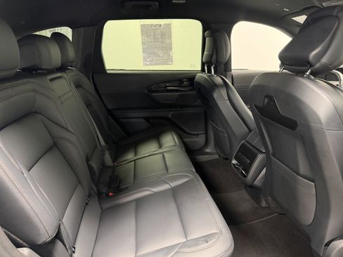 Used 2025 Lincoln Nautilus Premier w/ Jet Appearance Package AWD/4WD image 21