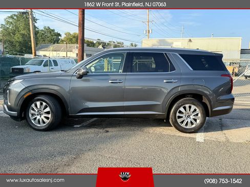 Used 2024 Hyundai Palisade SEL FWD image 3