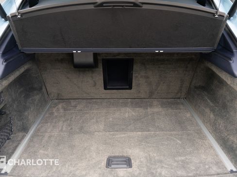 Used 2023 Bentley Bentayga Extended Wheelbase image 45