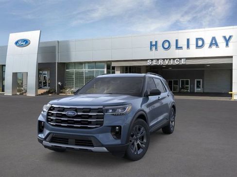 New 2026 Ford Explorer Active w/ Active Comfort Package image 2