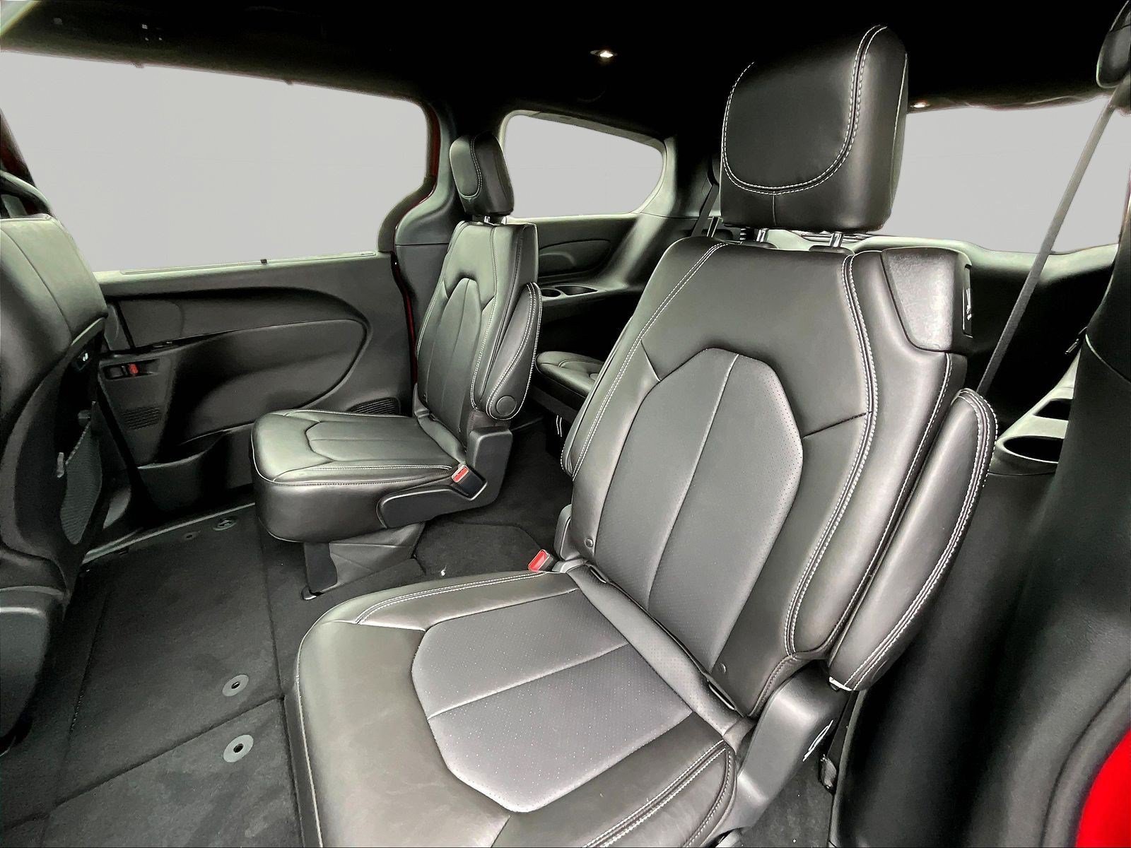 New 2027 Chrysler Pacifica Select AWD/4WD image 17