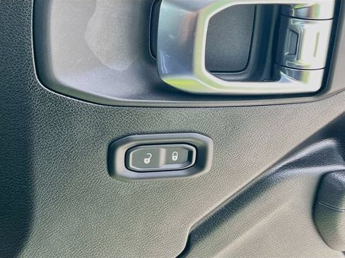 Used 2025 Jeep Gladiator Sport AWD/4WD image 31