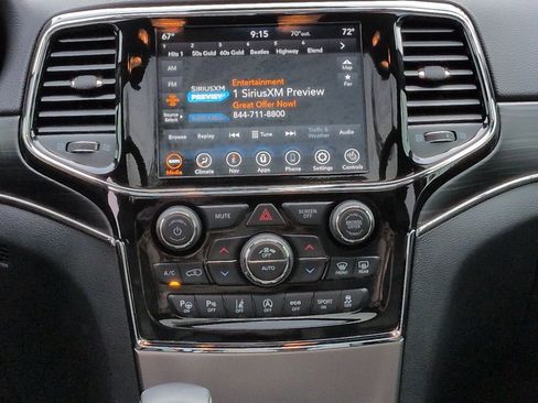 Certified 2022 Jeep Grand Cherokee Limited w/ Trailer Tow Group IV image 17