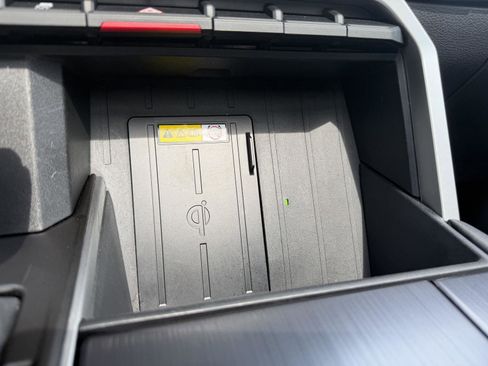 Used 2024 Toyota Tundra Platinum image 26