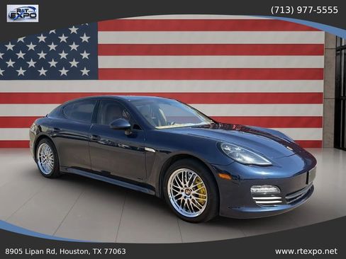 Used 2012 Porsche Panamera 4 image 2