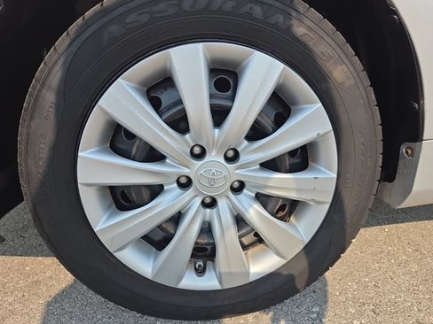 Used 2012 Toyota Corolla LE FWD image 14