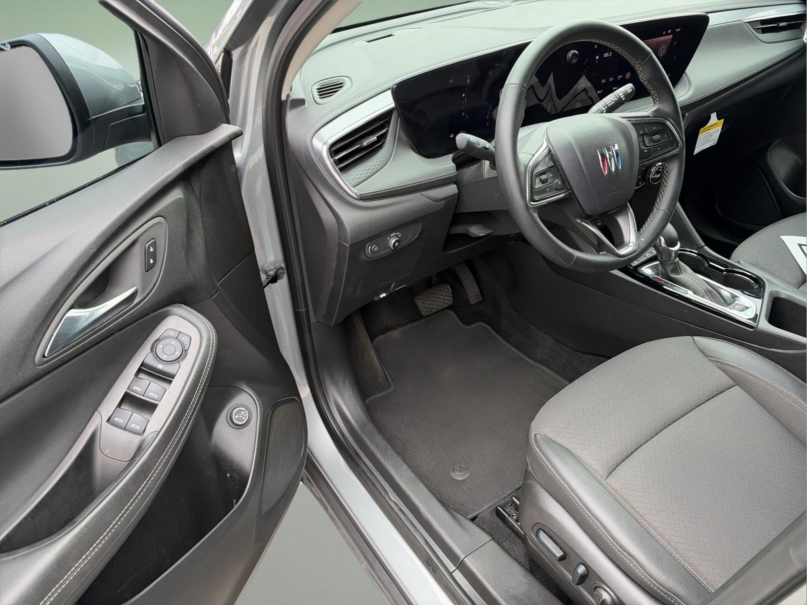 Used 2025 Buick Encore GX Preferred w/ Comfort Package FWD image 15
