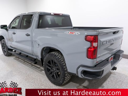 Used 2024 Chevrolet Silverado 1500 Custom image 3