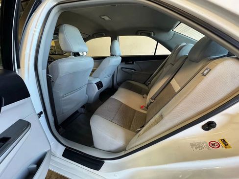 Used 2012 Toyota Camry XLE image 18