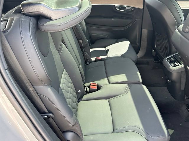 Used 2025 Volvo XC90 B6 Plus AWD/4WD image 11