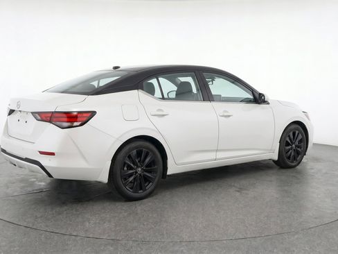 Used 2025 Nissan Sentra S FWD image 7