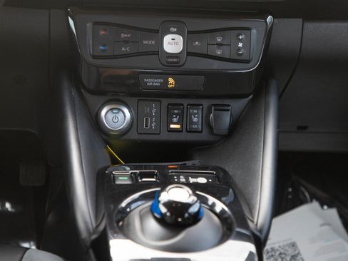 Used 2020 Nissan Leaf SL Plus FWD image 18